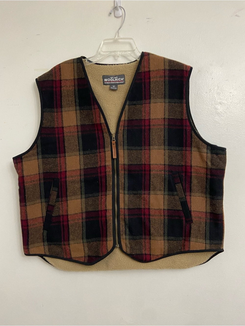 Men’s Woolrich Tan, Black & Red Tartan Plaid Wool Blend Fleece-Lined Vest XL